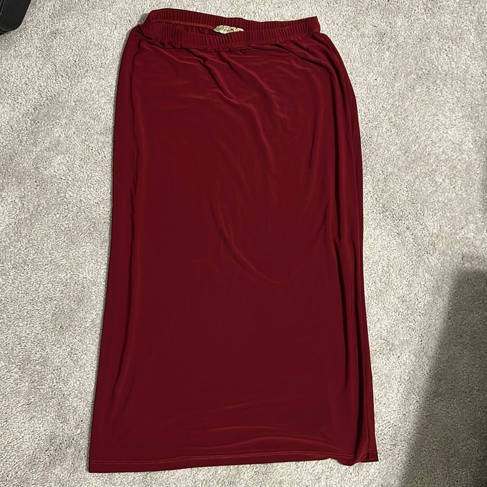 🤩Burgandy pencil skirt!! 🤩